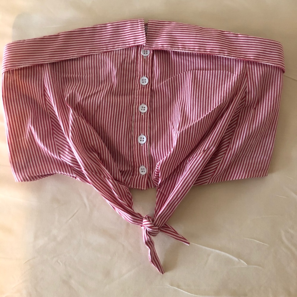 CUTE CROP FROM URBAN OUTFITTERS. Size MED.